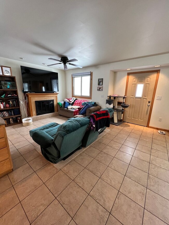 Photo - 1318 N 19th Ave E