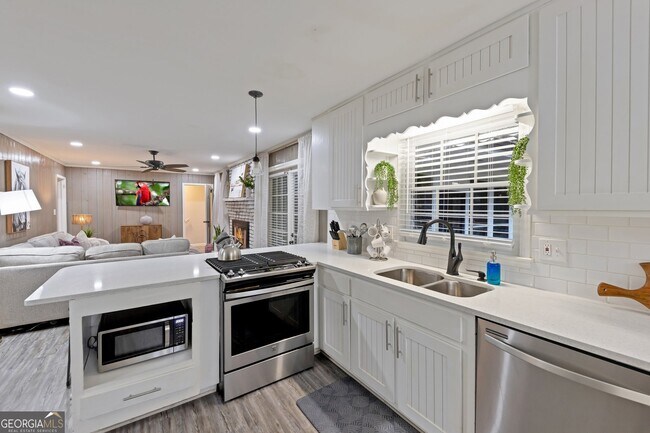 2984 Blackberry Ln