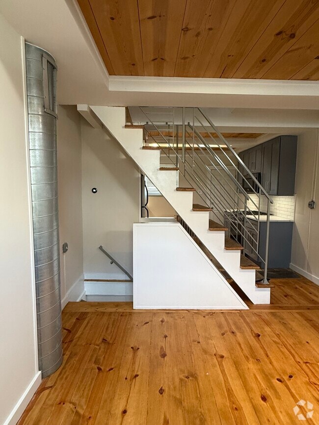 Building Photo - 1617 Olive St Rental