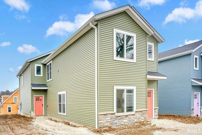 Photo - 1112 N Woodburn Ave