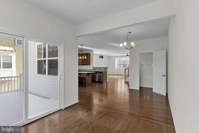 Photo - 592 Burr Oak Ct