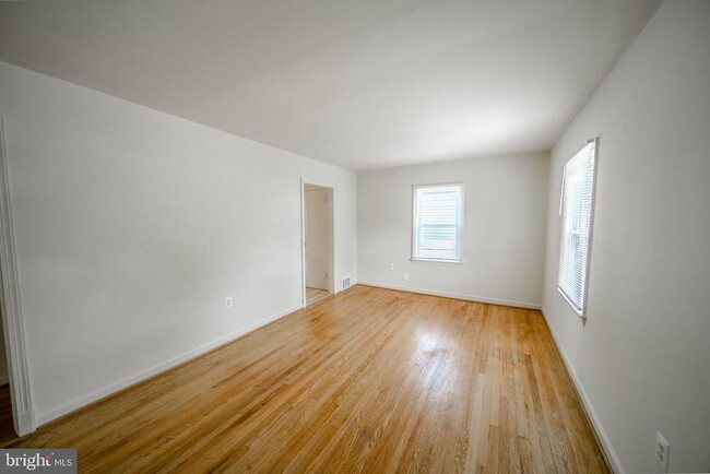 Photo - 4002 74th Ave
