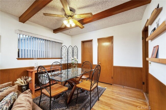 Photo - 549 California Dr