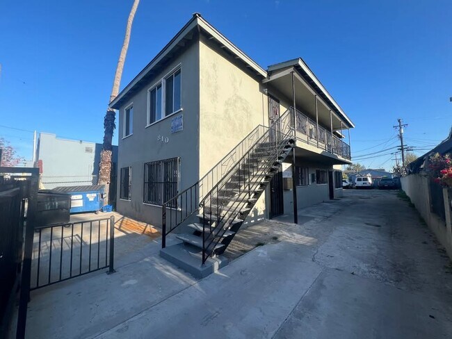810 W 62nd St Unit 1