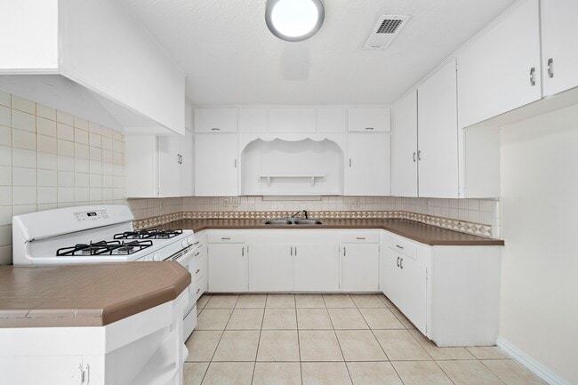 Photo - 404 Milwaukee St