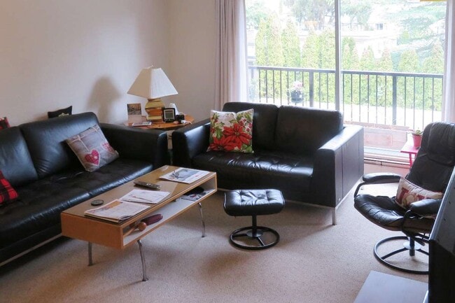 Photo - Ocean Park Manor