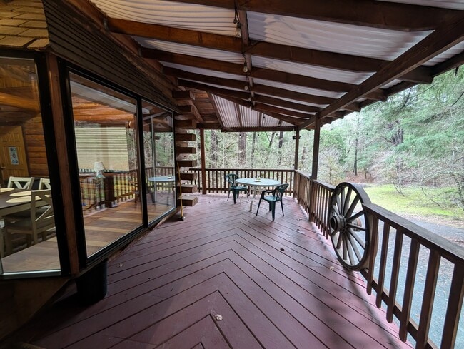 Photo - 7312 E Evans Creek Rd