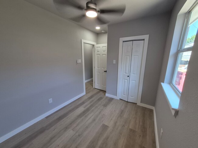 Photo - 3268 Holman St Unidad 1