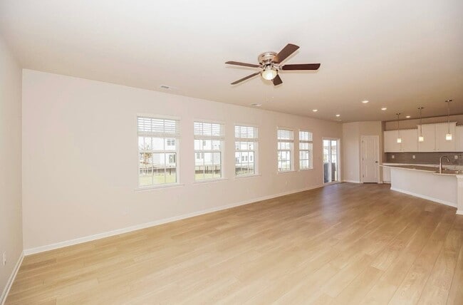 Photo - 5974 Oak Br Cir