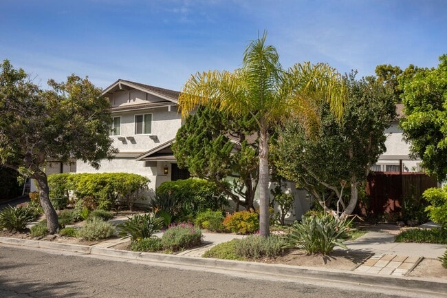 Building Photo - Move-in Ready Condo! Unit 2179 VIA ROBLES