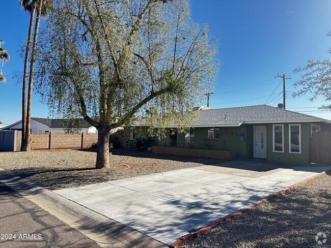 Building Photo - 7041 E Cypress St Rental