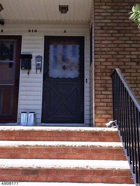 Photo - 910 Merritt Dr