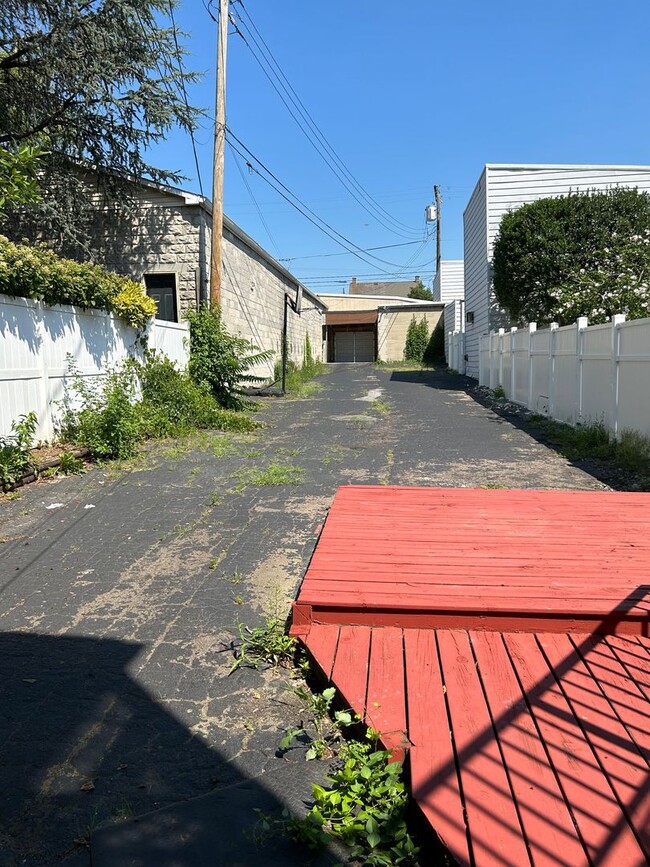 Photo - 475 W Market St Unit 475 W Market Street Apt 2