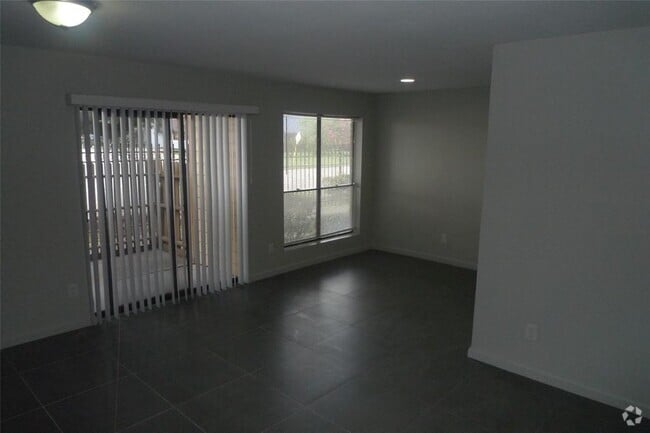 Building Photo - 16111 Aspenglenn Dr Unit 101 Rental