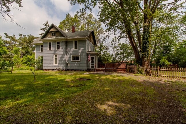 Photo - 6248 Lakeside Rd House