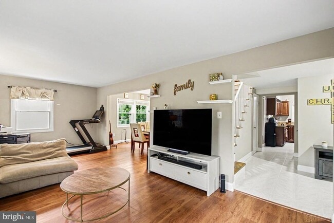 Photo - 1405 Peachwood Ln