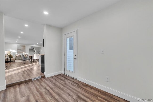 Photo - 8165 Leonard Dr