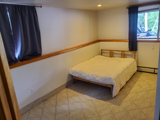 Photo - 300 Camelot Shore Dr