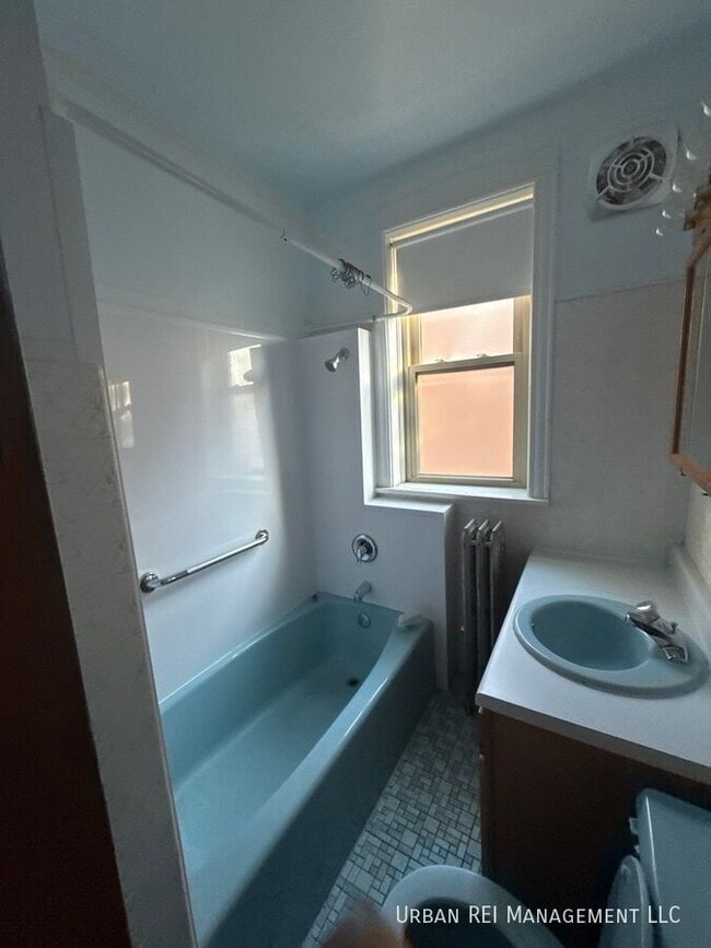 Photo - 3342 S Lowe Ave Unit 2