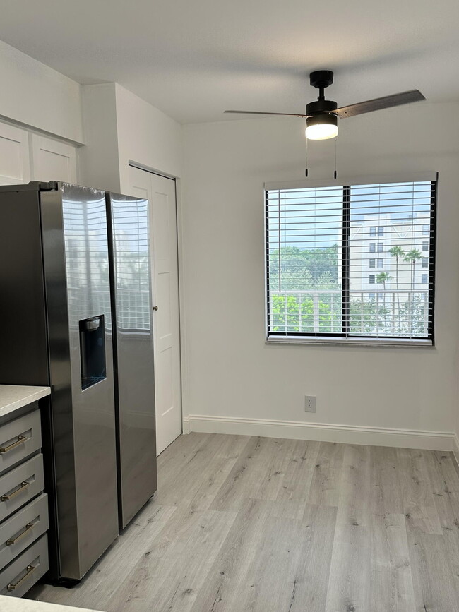 Photo - 7260 Kinghurst Dr Unit 707