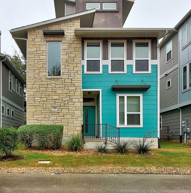 1917 Genevieve Ln Condo Condo for Rent in Austin, TX