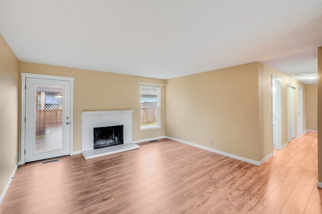 Photo - Charming 3 bed, 2 bath rental home in Milwaukie!