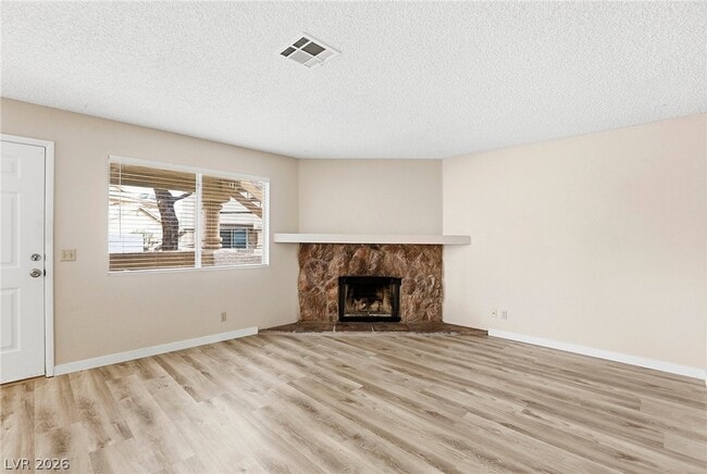 Photo - 916 Rockview Dr Unit 102
