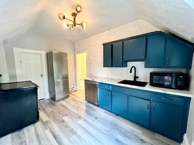 Photo - 31 Adelaide St S Unit 1