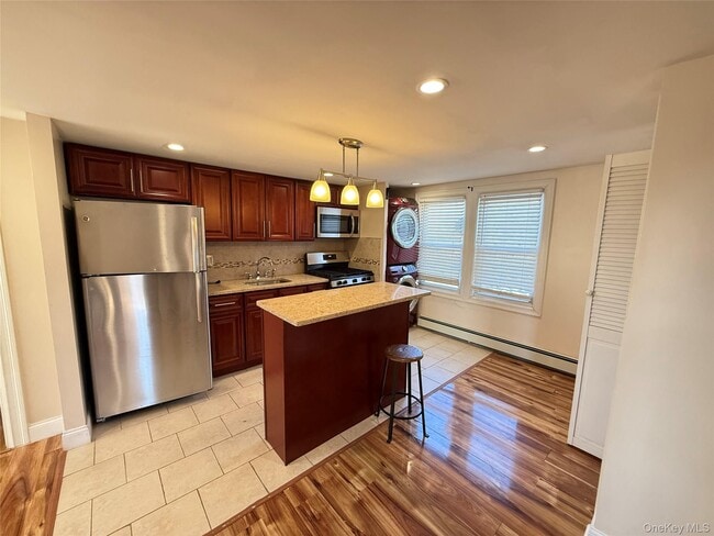 Photo - 610 Laurelton Blvd Unit 2