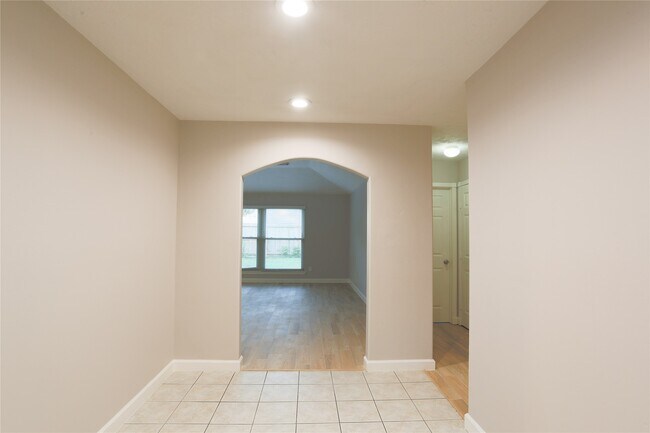 Photo - 7110 Yardley Dr