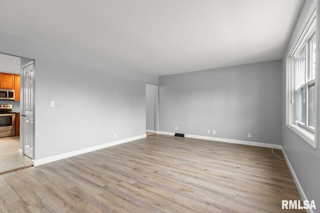 Photo - 2022 W Glen Ave