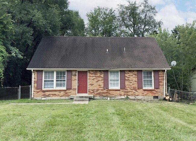 Building Photo - 385 Louise Ln