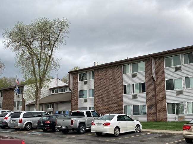 Photo - Westside Plaza Apartments