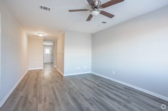 3BR, 1BA - 1.175SF