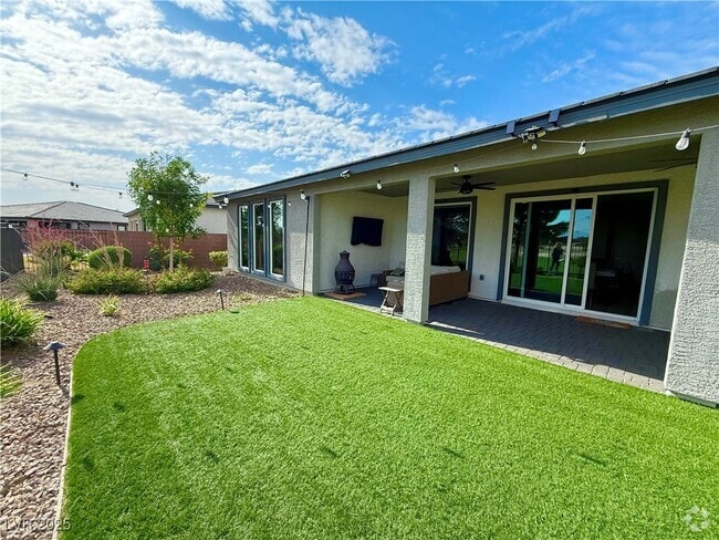 Building Photo - 4760 SE Clifftop Dr Rental