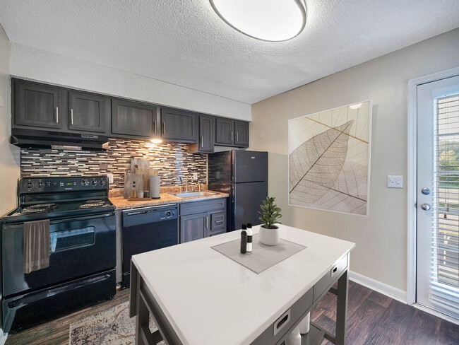 Photo - The Hills at Oakwood Apartment Homes