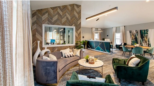 Resident Lounge - ReNew Cross Creek