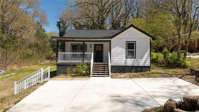 Photo - 665 S Eugenia Pl NW