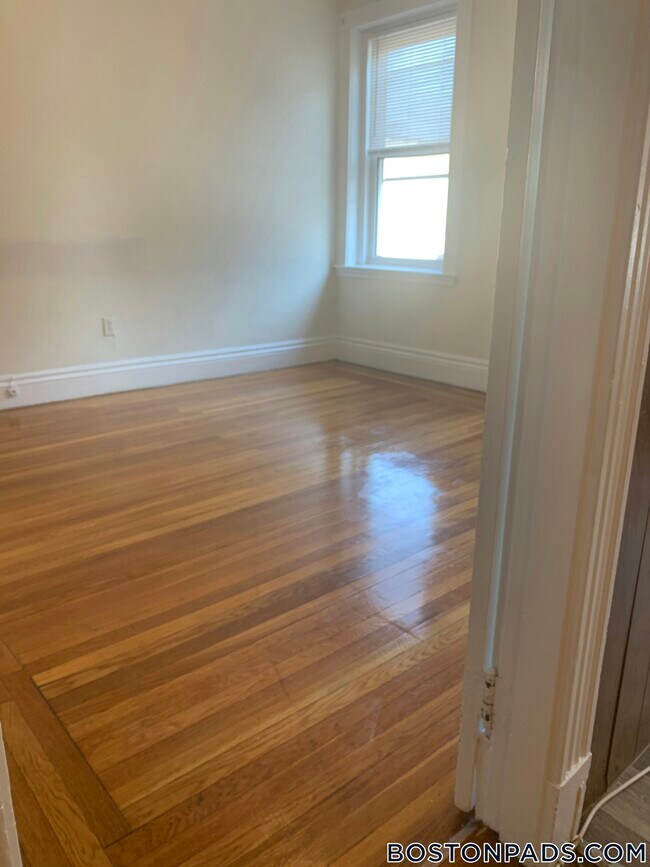 Photo - 126 Warren St Unidad 24