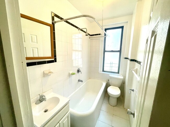 Photo - 2511 Cruger Ave Unit BSMT