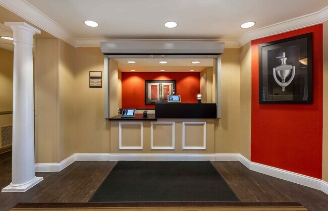 Furnished Studio-Chicago - O'Hare - South