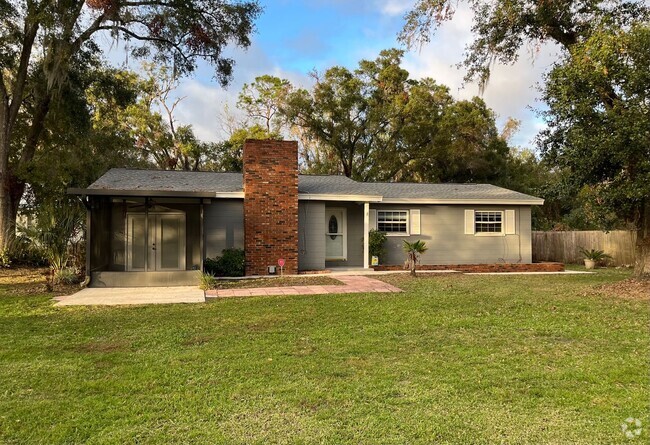 Building Photo - Country Living Charmer Rental