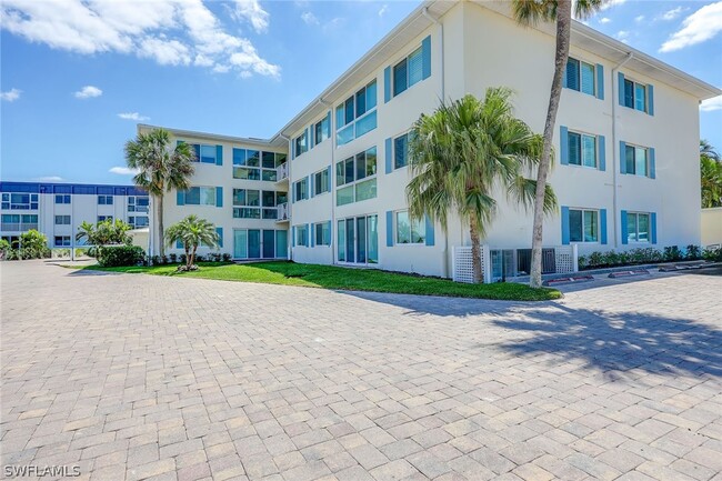 Photo - 1950 Gulf Shore Blvd N Condominio Unidad 210