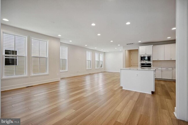 Building Photo - 23115 Glenwood Hts Cir