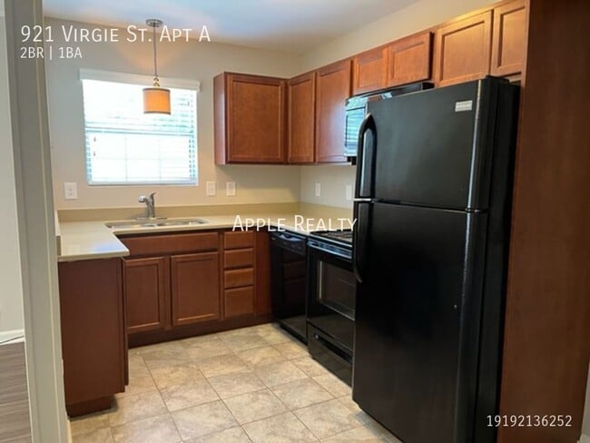 Photo - 921 Virgie St