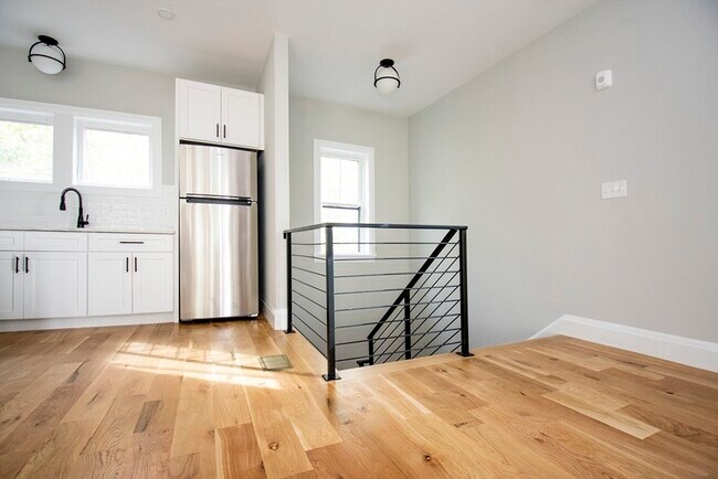 Photo - 348 Chelsea St Unit 3