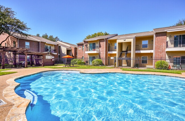 Building Photo - Creekwood Place