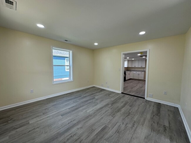 Photo - 3 Bedroom / 1 Bath - COMPLETELY REMODELED!! Home Kingsport TN