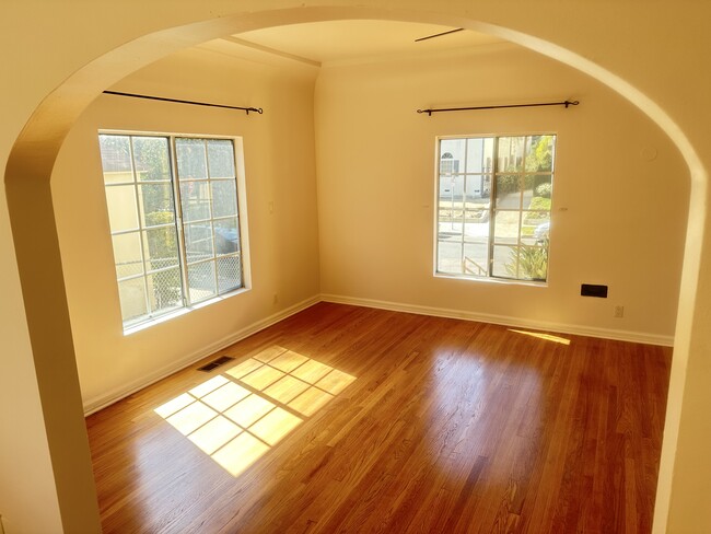Building Photo - 1602 S Sierra Bonita Ave Rental