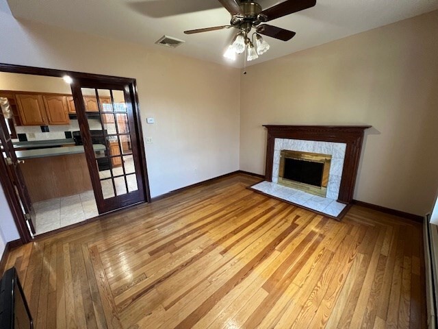 Photo - 1657 Meridian St